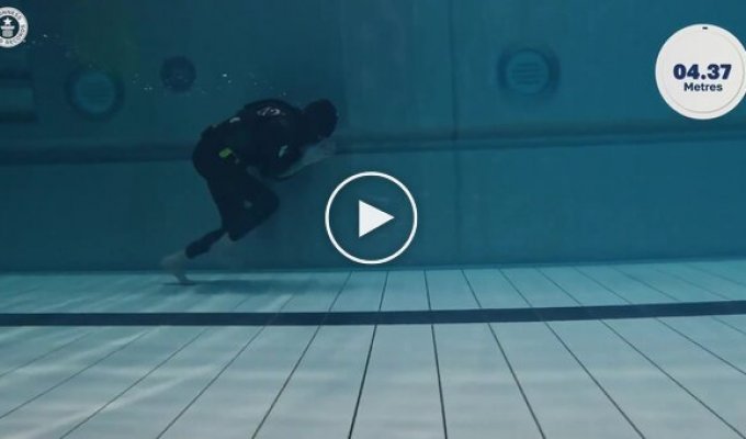 A man passed 120 meters underwater in one breath
