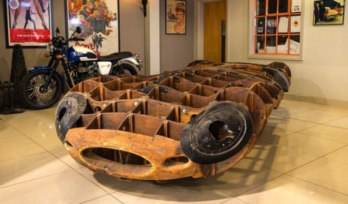 A wooden frame-template for the creation of body panels for the 1954 Jaguar D-Type "Buck" was put up for sale (7 photos + 1 video)