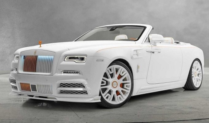 Snow-white convertible Rolls-Royce Dawn from Mansory studio (7 photos)