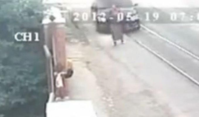 Пьяный следователь сбил женщину насмерть (2 фото + видео) (жесть)
