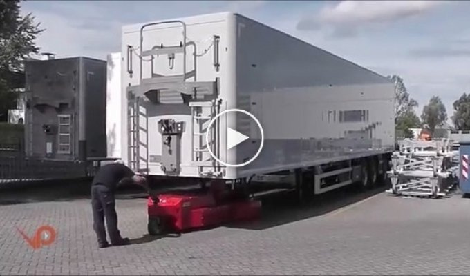 Европейские технологии. Ручной тягач для перегонки грузовых полуприцепов