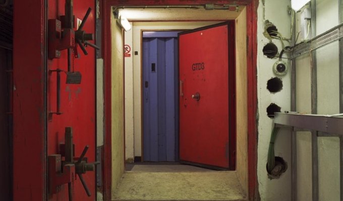 Секретный бункер в Лондоне (14 фото)