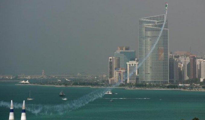 Воздушные гонки Red Bull в Абу Даби (58 фото)