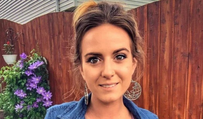 Женщина сменила профессию ради регулярного контакта с инопланетянами (3 фото)