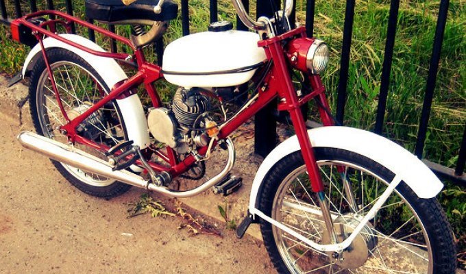 Motorcycle equipment of our youth (10 photos)