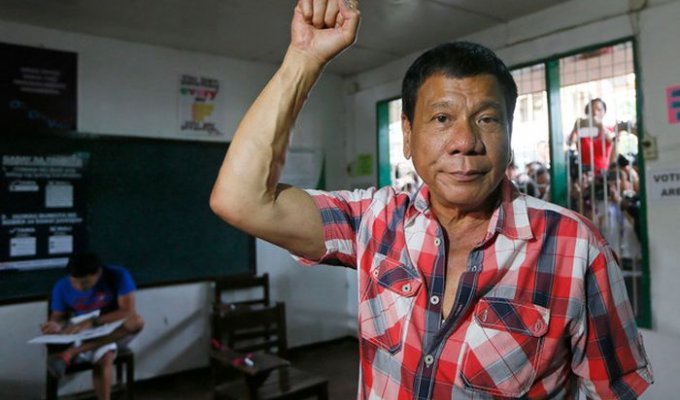 Радикальный мэр города Давао Родриго Дутерте избран президентом Филиппин (7 фото)