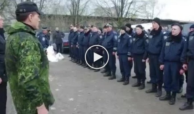 Горловская милиция переходит под оккупантов (14 апреля) (майдан)