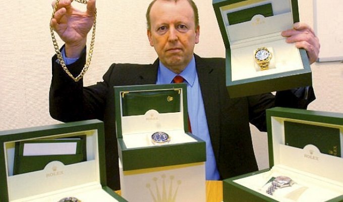 Полицейские заработали 1,5 миллиона фунтов на продаже предметов роскоши, изъятых у преступников (9 фото)