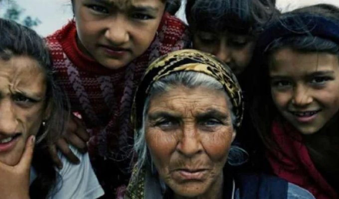 The Roma of the Great Empire: how Europe's last nomads survived (8 photos)