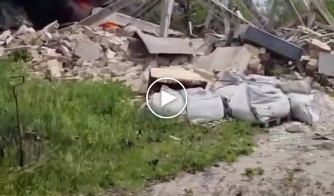 Оккупанты нанесли ракетный удар по базе строительной компании в Николаевской области