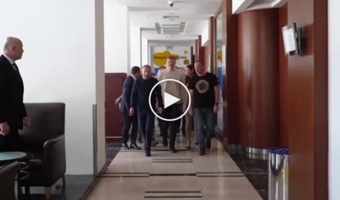 Освобожденные из плена герои «Азовстали» наконец-то встретились со своими семьями в Турции