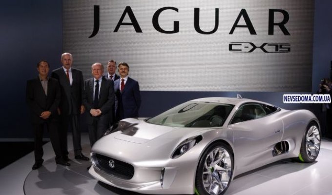 Jaguar представил сногсшибательный электрический концепт (12 фото)