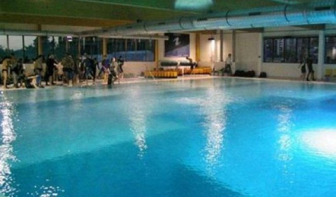 Самый глубокий бассейн в мире в Брюсселе