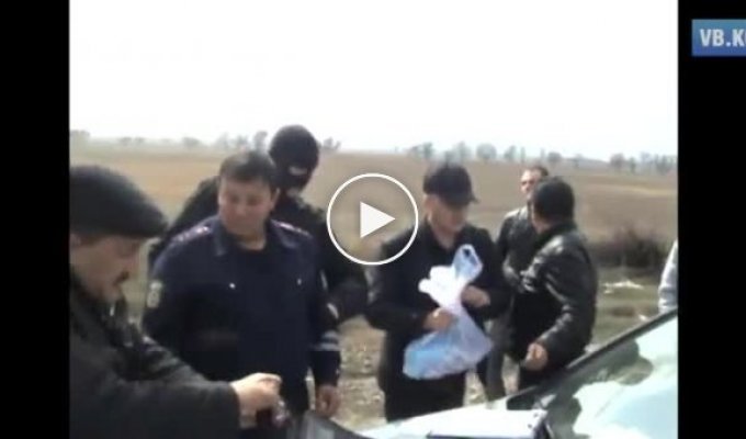 Задержание ГАИшника в Бишкеке за взятку