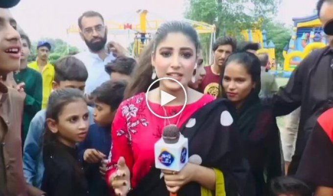 Журналистка из Пакистана ударила подростка во время прямого эфира