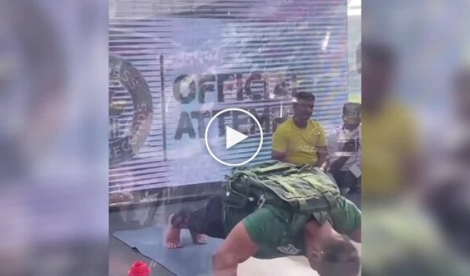 Индийский спортсмен побил рекорд Гиннесса по отжиманиям с весом