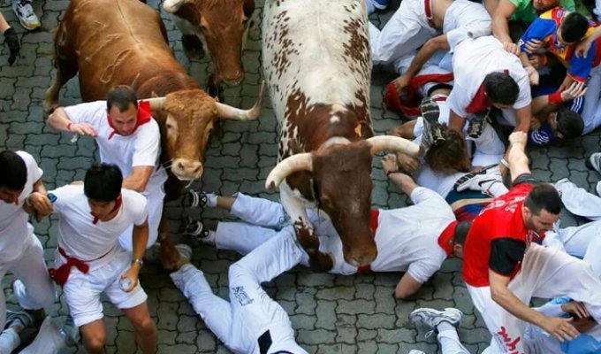 Why do people in Spain run from the bulls: The history of the San Fermin festival in Pamplona (13 photos)