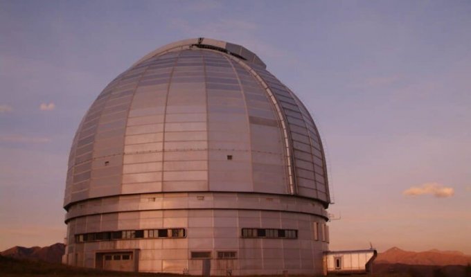 В российской обсерватории установили новое зеркало за 250 миллионов, а потом вернули старое (1 фото)