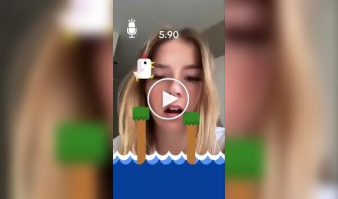 A mask with the game Super Chicken Scream Run is gaining popularity on TikTok