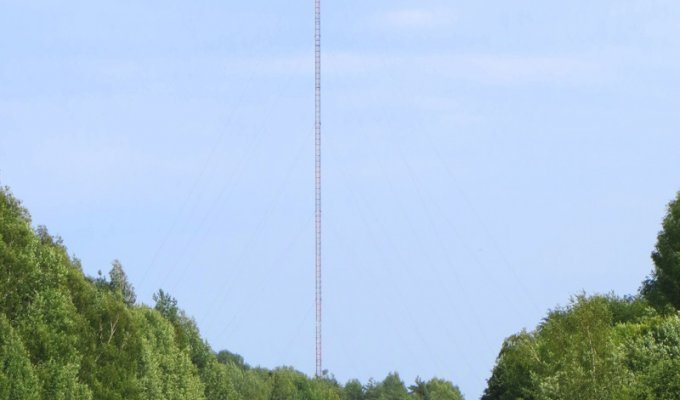 Заброшенная телемачта высотой 355 метров (7 фото + 1 видео)