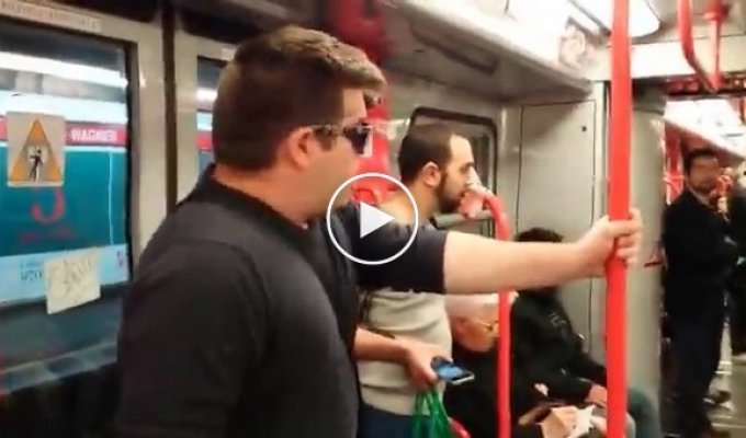 Звучный флэшмоб солистов миланской оперы в метро