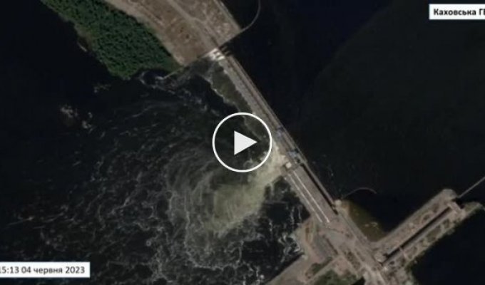 Спутниковые снимки Каховской ГЭС после уничтожения