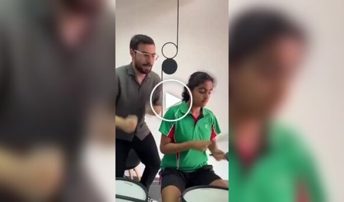 Хороший учитель игры на барабанах