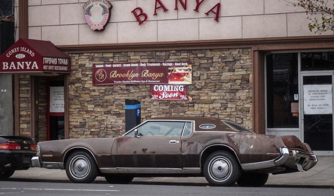 Старые автомобили на улицах Нью-Йорка (59 фото)