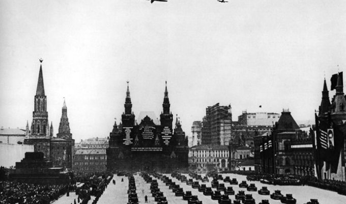 Как разбился самый большой советский агитационный самолет (5 фото)