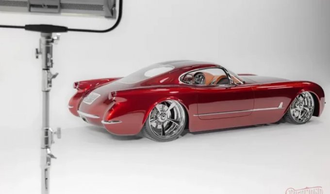One-of-a-Kind Retro-Styled Corvette With a Massive V12 Heading to Auction (10 Photos)