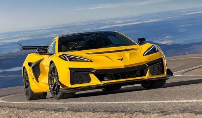 The new Corvette ZR1 received an engine with a capacity of 1064 hp (14 photos)