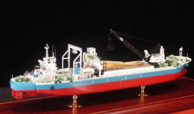 Модели реальных грузовых кораблей (53 фото)