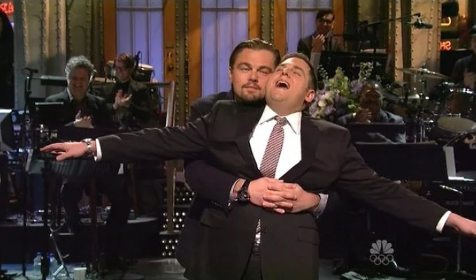 14 of the Cutest Hollywood Celebrity Hugs (15 Photos)