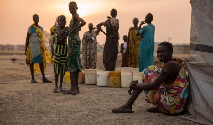 Десятки жительниц Южного Судана подверглись насилию при попытках достать еды (4 фото)