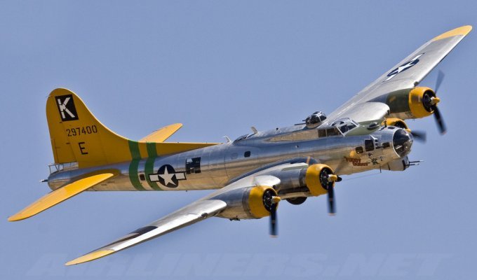 Легендарные самолёты: Боинг B-17 «Flying Fortress» (Летающая крепость) (12 фото)