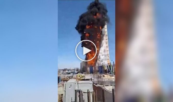 In Tver, fire engulfed an unfinished high-rise building in a matter of minutes