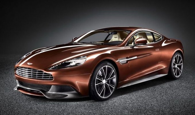 В компании Aston Martin представили новую модель AM 310 Vanquish (32 фото + видео)