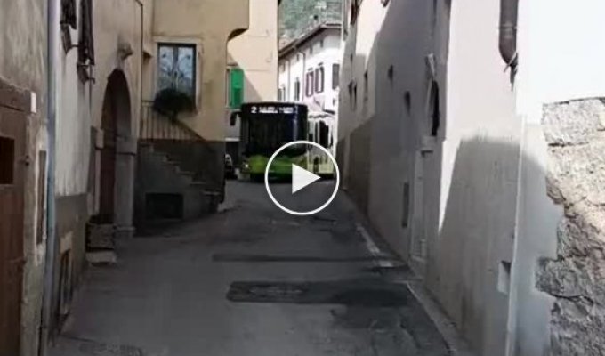 Обычный рейсовый автобус в Италии