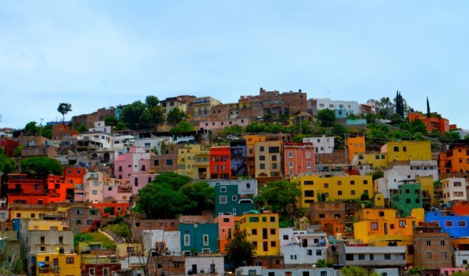 Разноцветный город Гуанахуато (10 фото)
