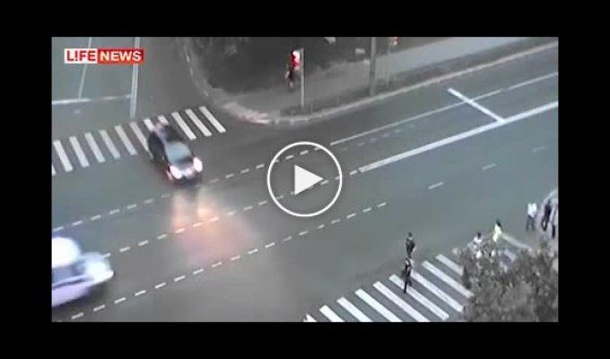 Водитель скорой спасли пешеходов