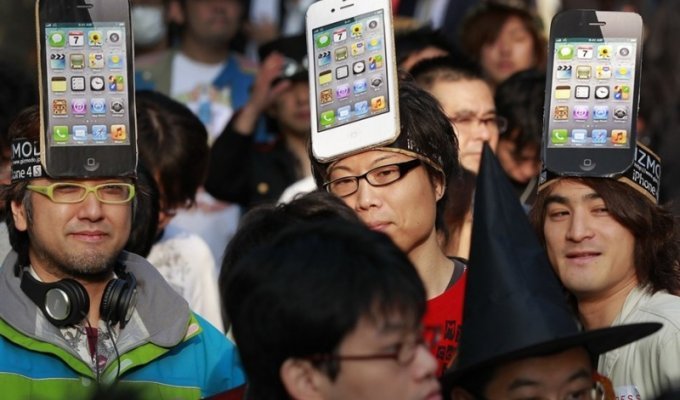Начались мировые продажи iPhone 4S‎ (12 фото)