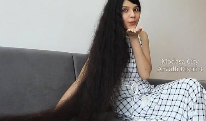 Девушка из Индии отрастила двухметровые волосы (6 фото)
