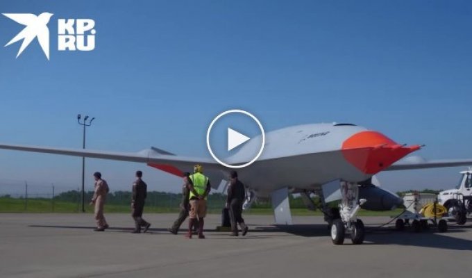 Беспилотник впервые в истории дозаправил в воздухе другой самолет