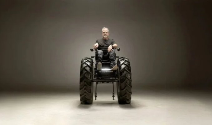 В Аргентине сделали коляску с огромными колесами (3 фото + 1 видео)