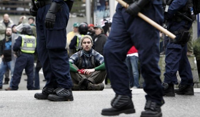 Протесты в Ванкувере (15 фото)