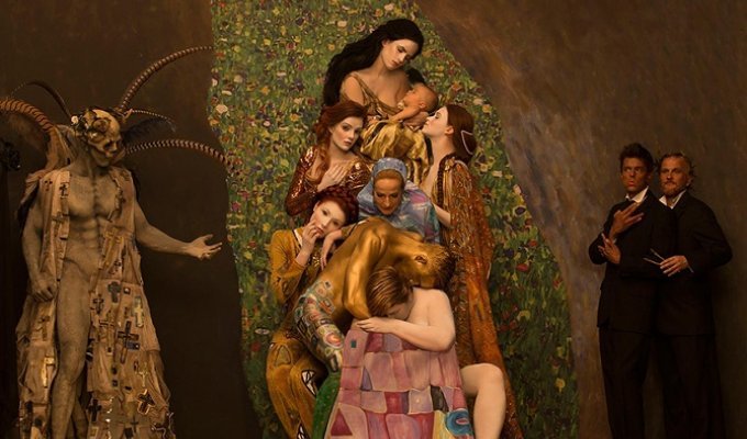 Картины Густава Климта с живыми моделями (11 фото)