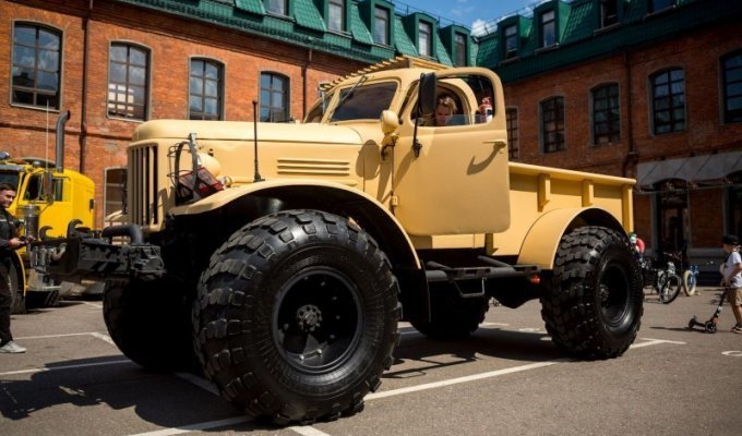 «Лесоруб» — уникальный вездеход с американским V8, собранный на шасси ГАЗ-66 (9 фото + 3 видео)