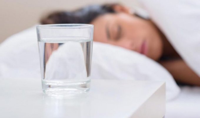 8 действенных советов, которые помогут приучить себя пить больше воды (8 фото)