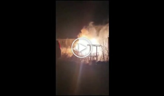 Взрывы раздались в российском Владивостоке: горят электроподстанции