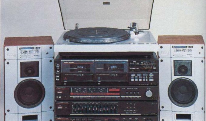 Electronics from the early 80s. Stereo complexes and players (20 photos)